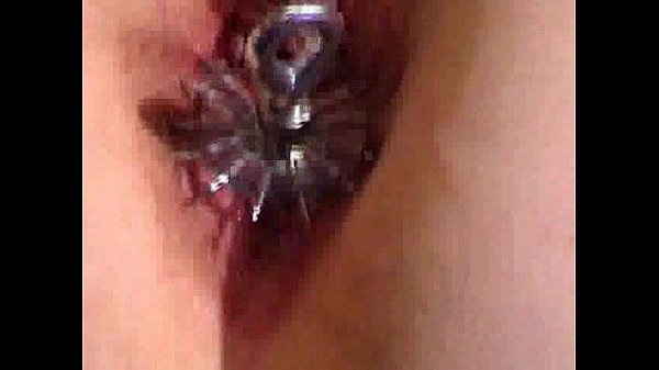 Extreme Vagina Folter bei deutschen Hausfrauen