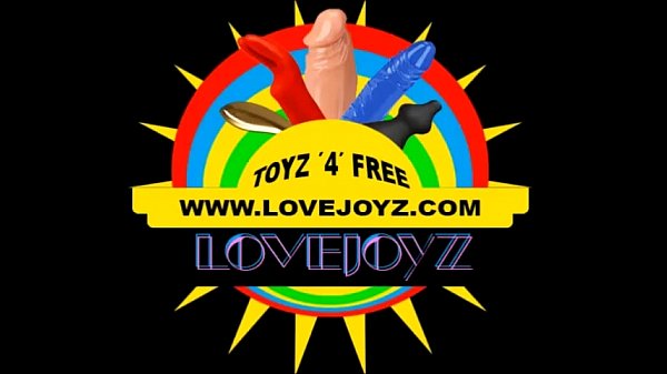 Webcam Girl fingert sich vor der Kamera